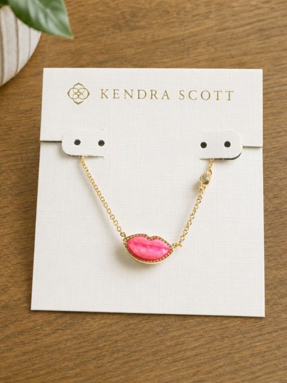 Kendra Scott Lips Necklace Hot Pink Mother--Pearl